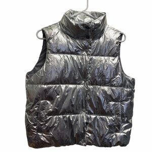 Evereve Silver Metallic Puffer Vest Shiny Quilted Lightweight Statement